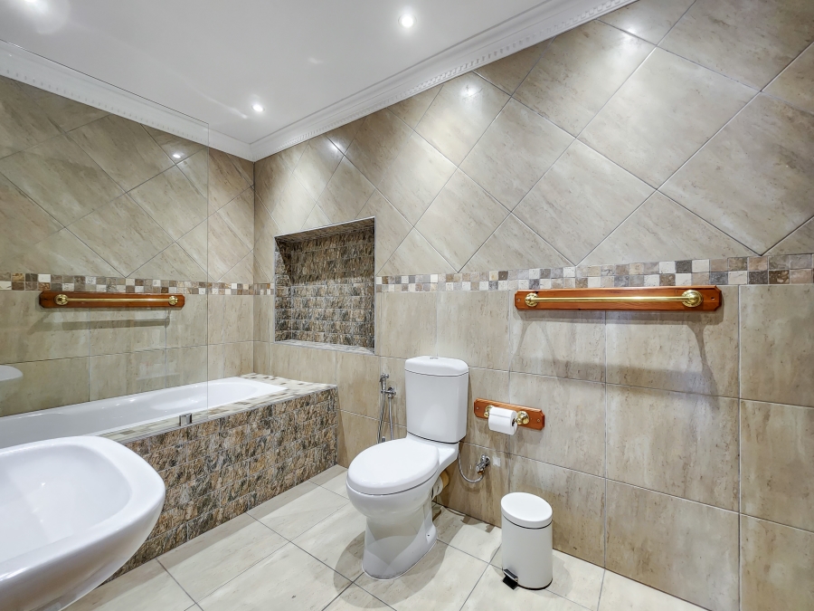 4 Bedroom Property for Sale in Rondebosch Western Cape